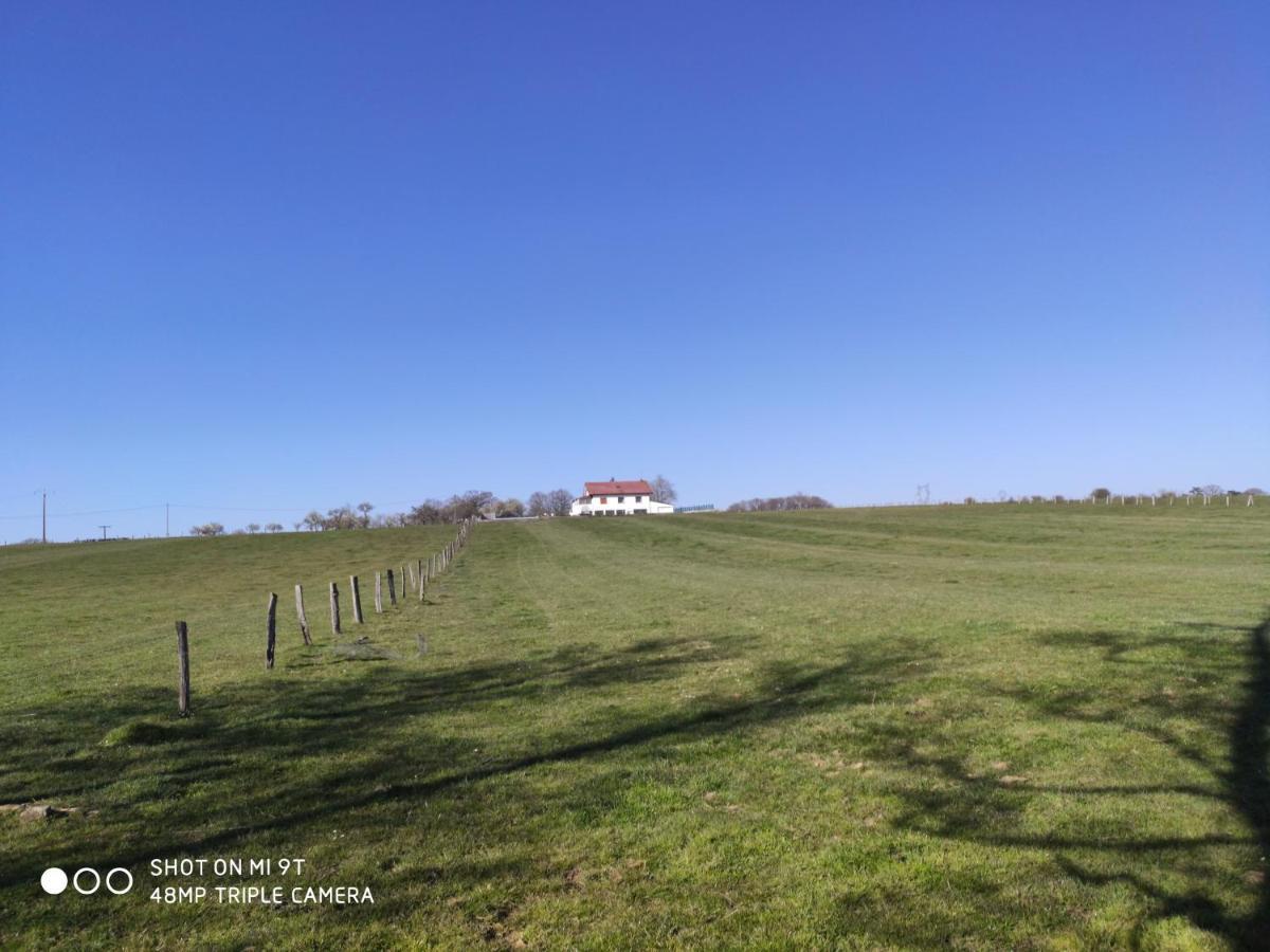Отель Domaine Des Arts Dompierre  Экстерьер фото