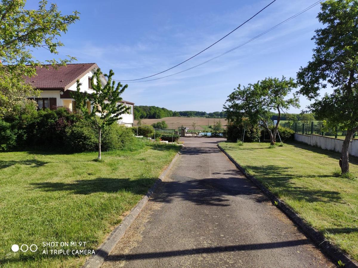 Отель Domaine Des Arts Dompierre  Экстерьер фото