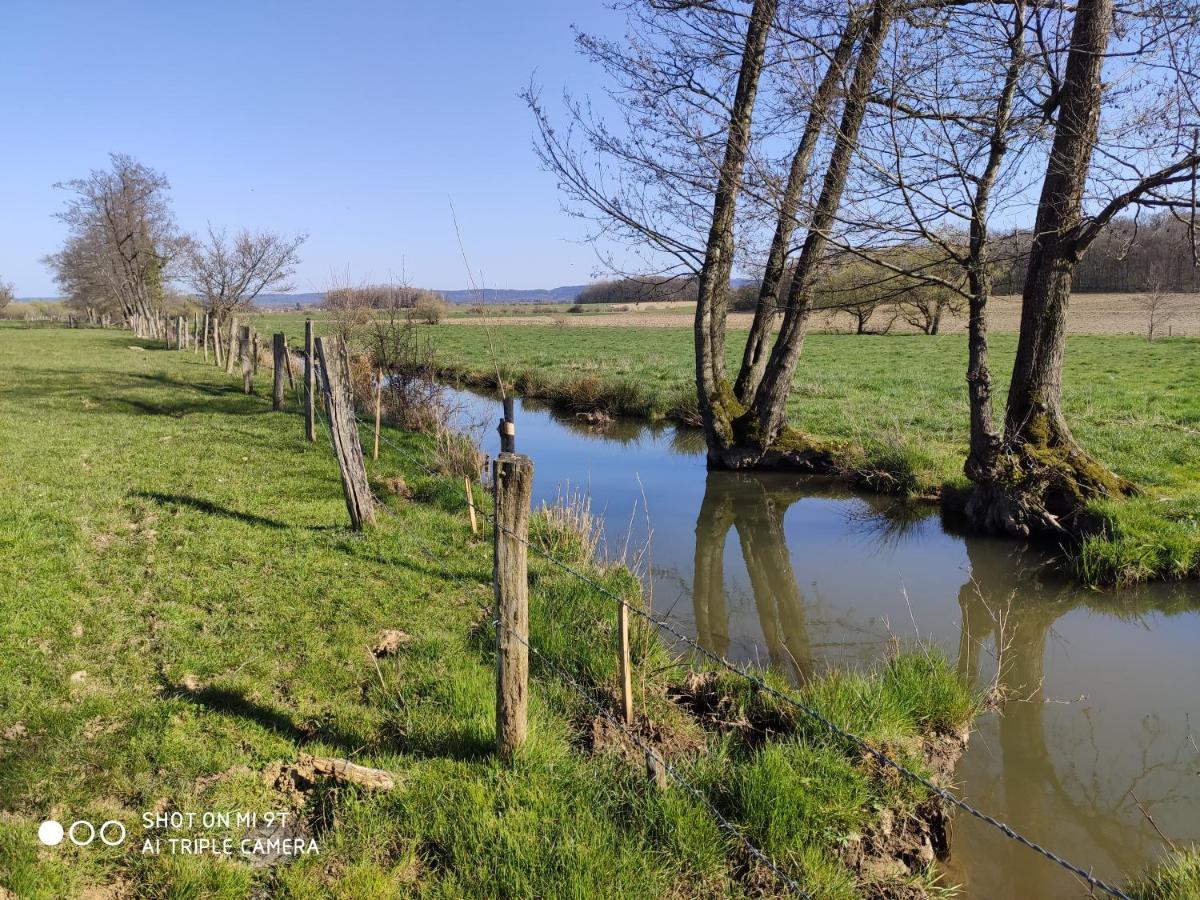 Отель Domaine Des Arts Dompierre  Экстерьер фото