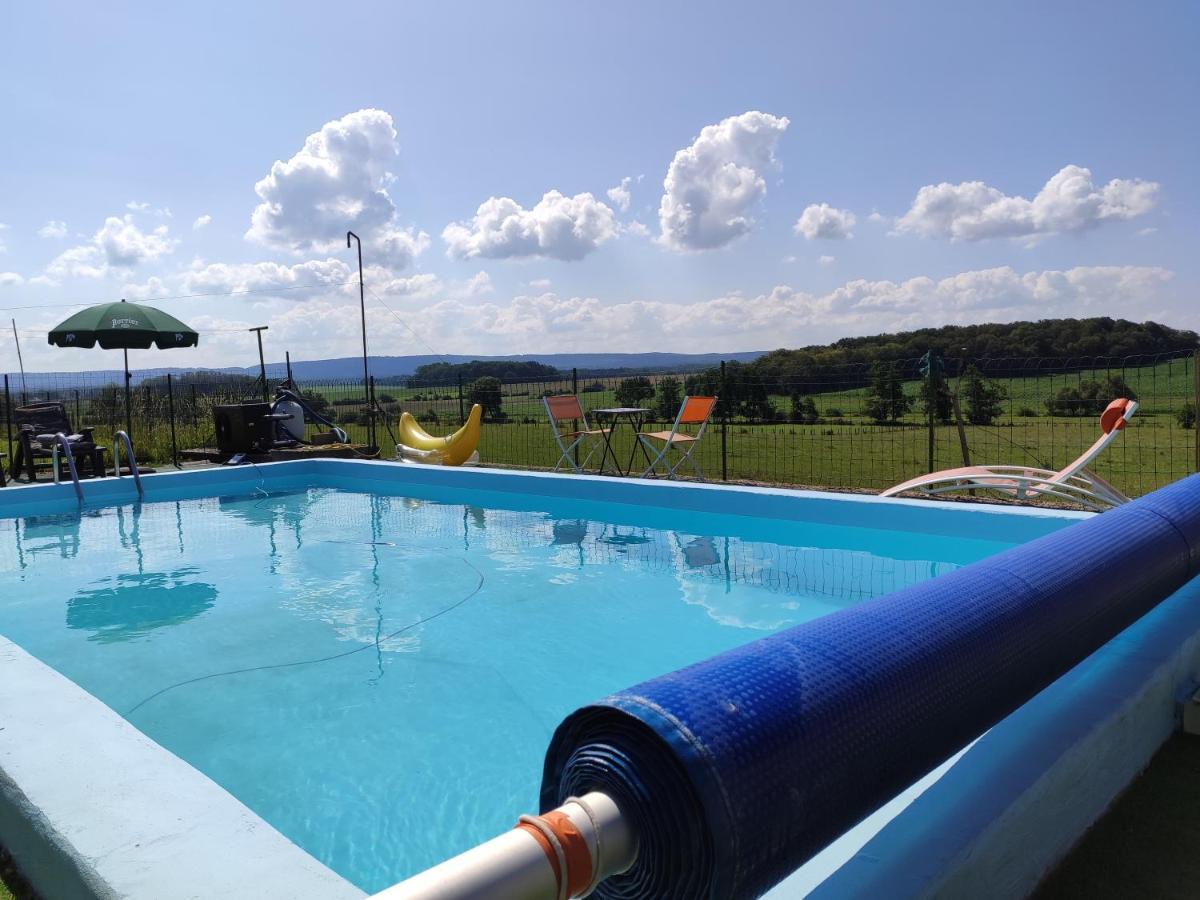 Отель Domaine Des Arts Dompierre  Экстерьер фото